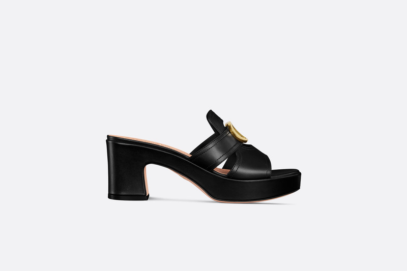 30 Montaigne Platform Slide 4