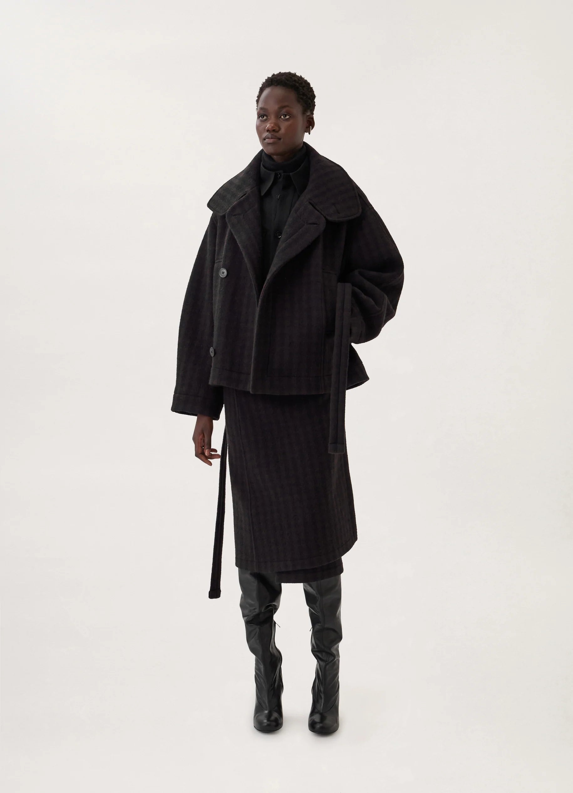SHORT BATHROBE COAT
HEAVY WOOL - 5
