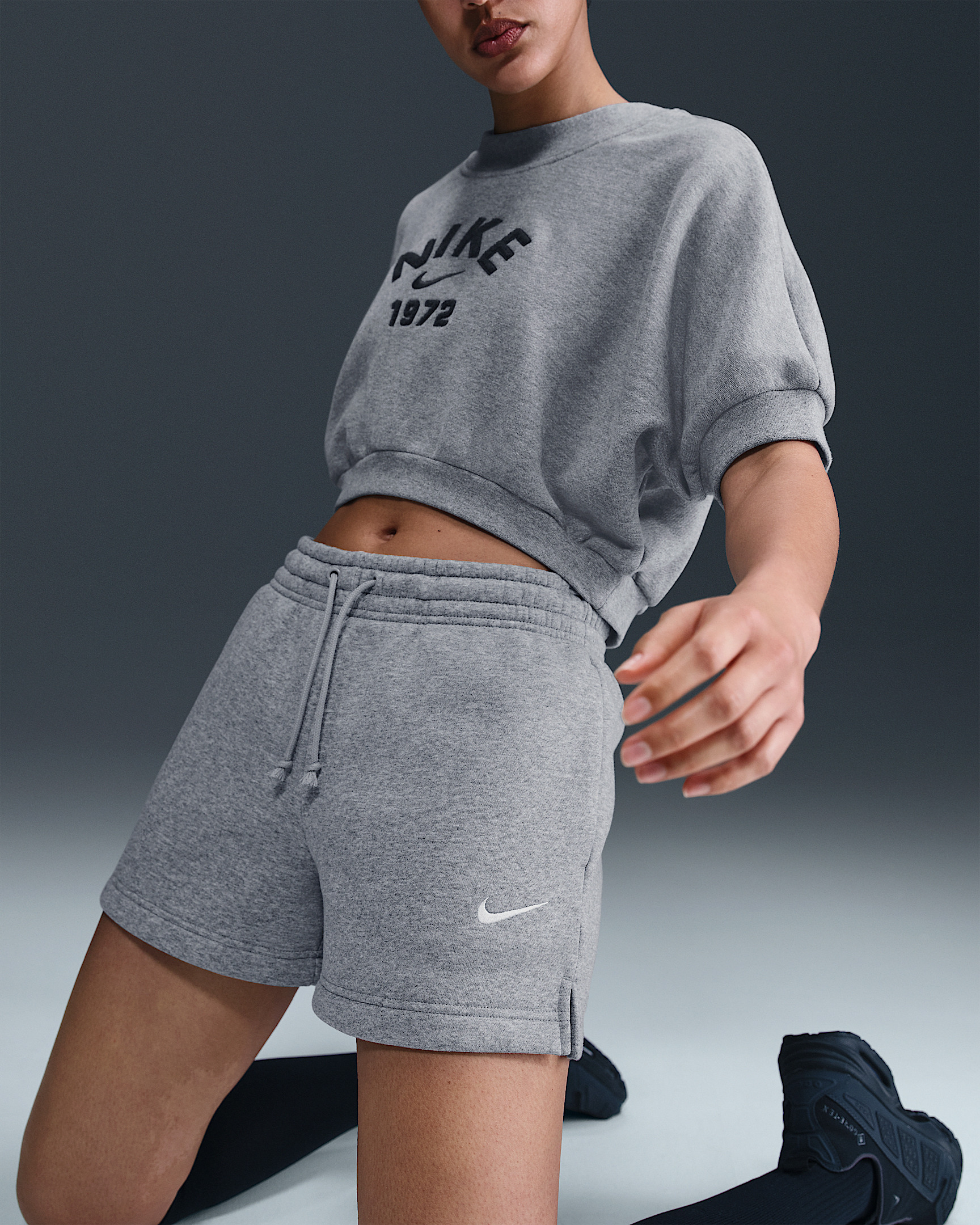 Nike Sportswear Phoenix Fleece Women's Mid-Rise 4" Shorts - 5