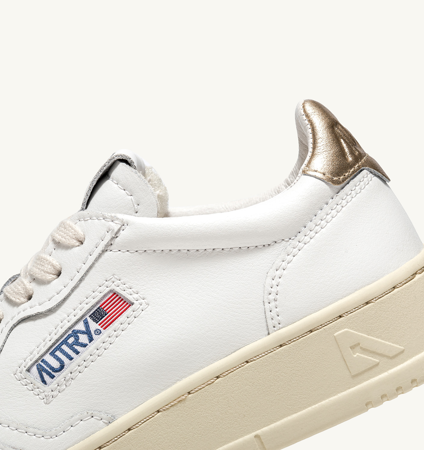MEDALIST LOW SNEAKERS IN WHITE AND GOLD LEATHER - 6