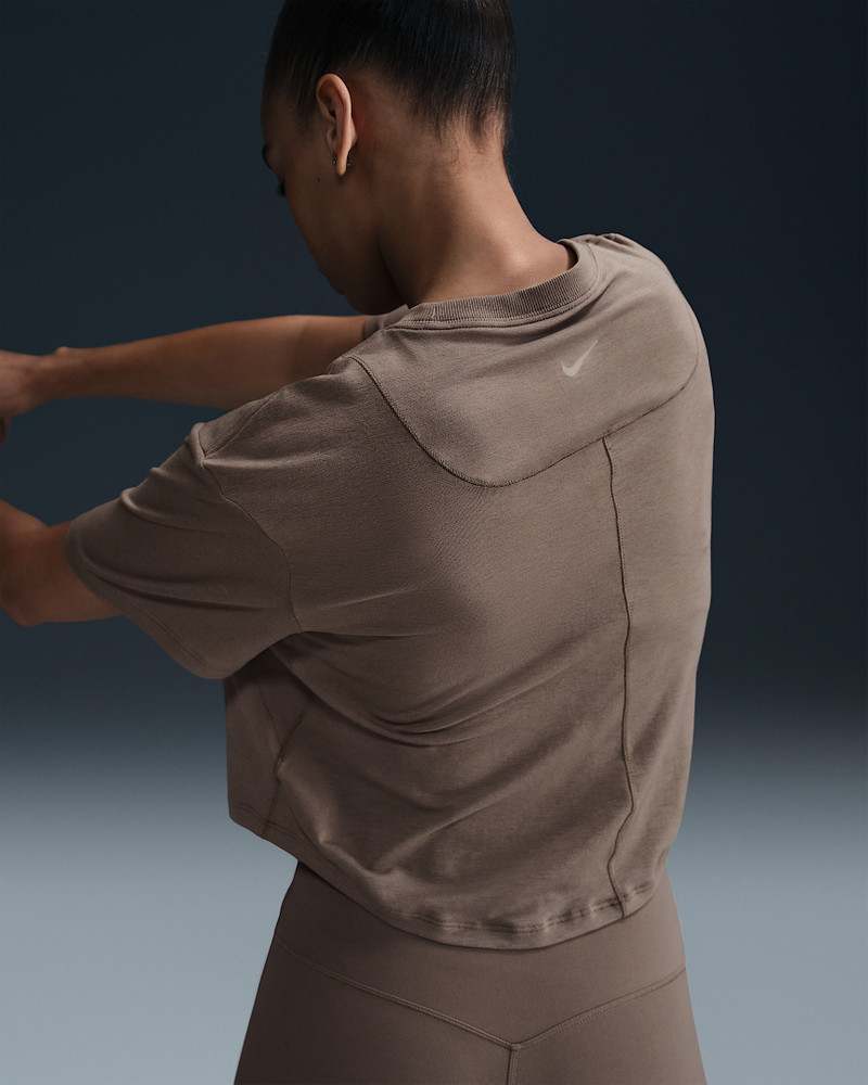 Nike Nike One Relaxed Women's Dri-FIT Cropped Short-Sleeve Top outlook
