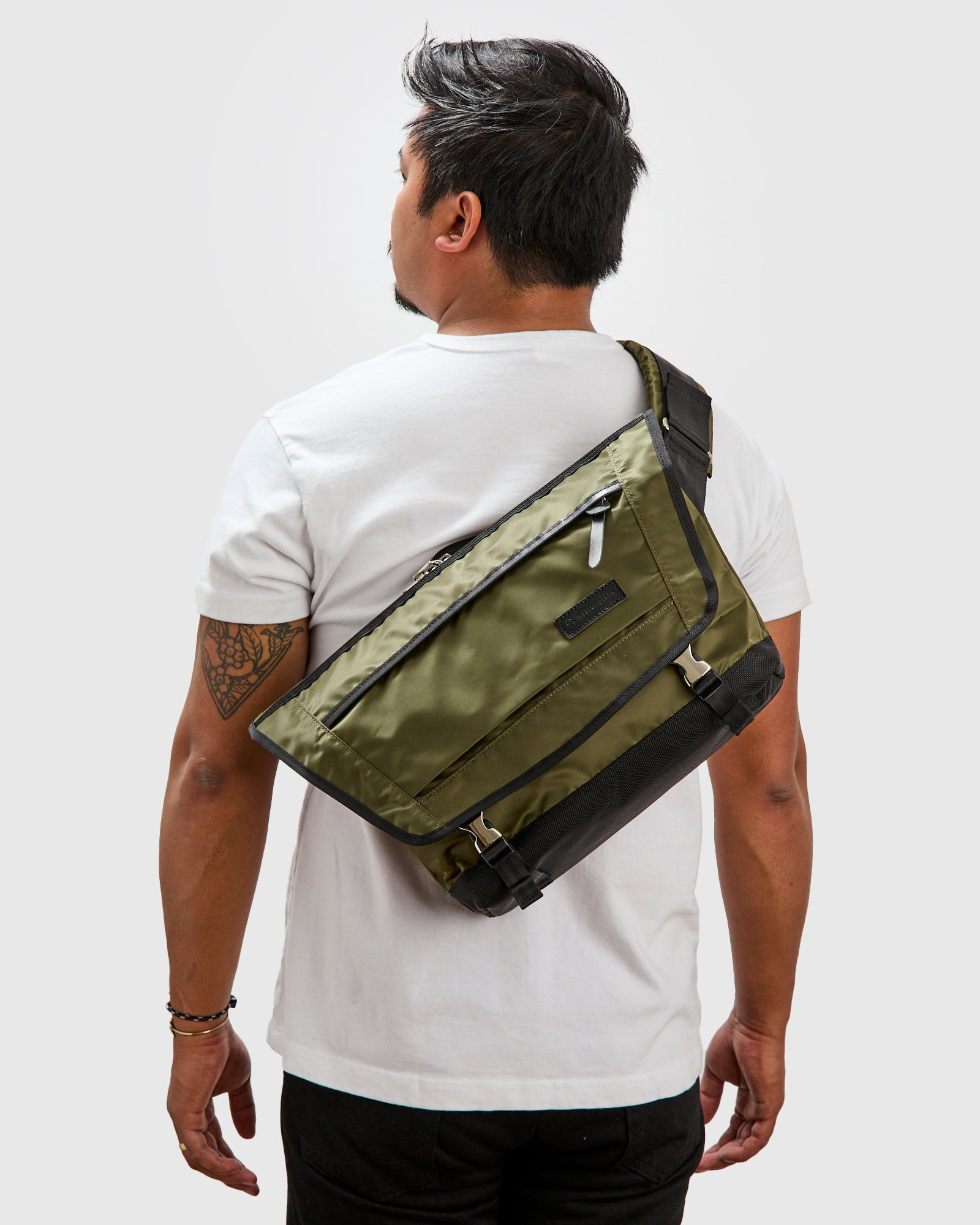 Lightning V2 Messenger Bag in Kahki - 2