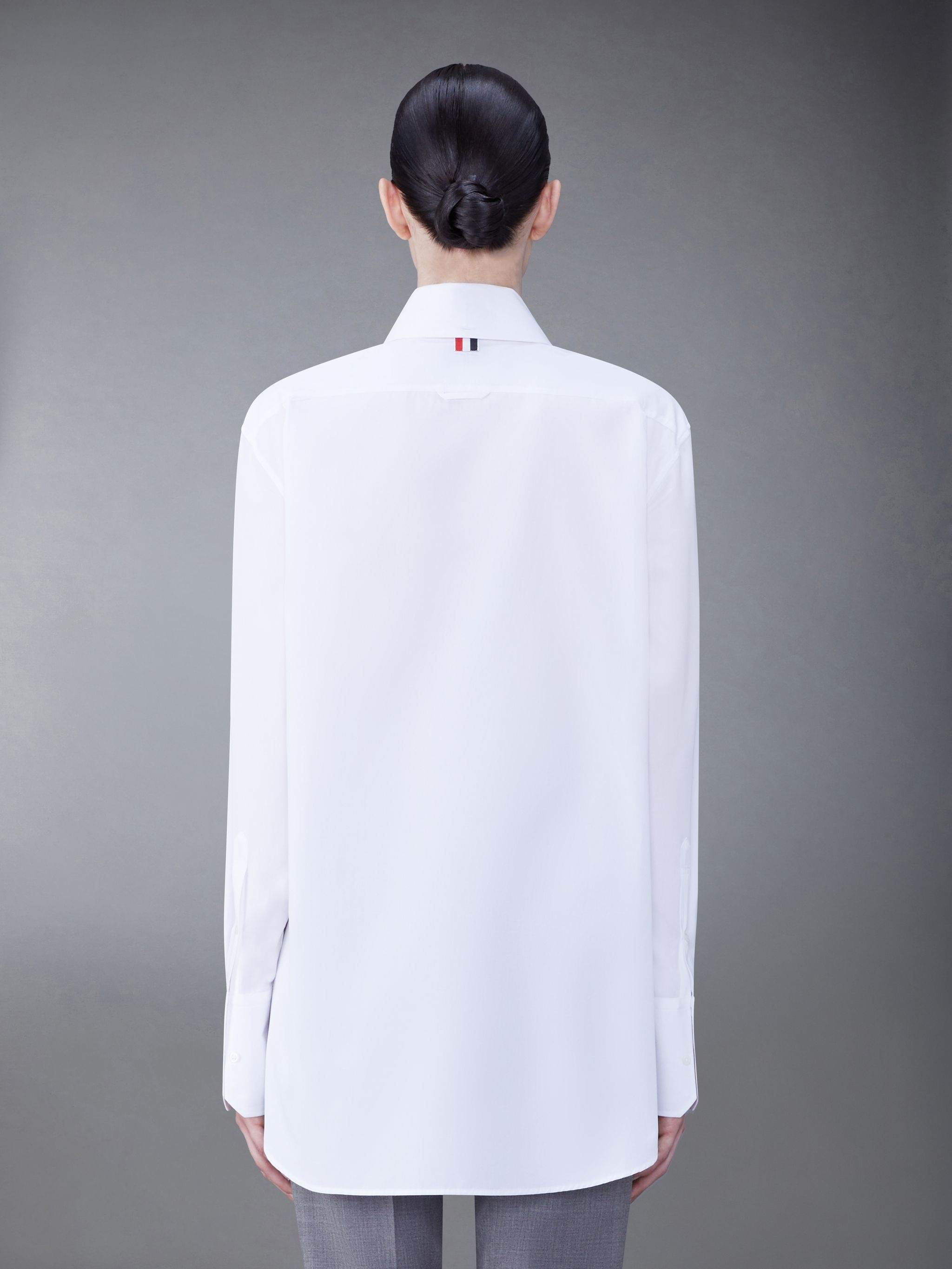 pointed-collar logo-patch shirt - 3