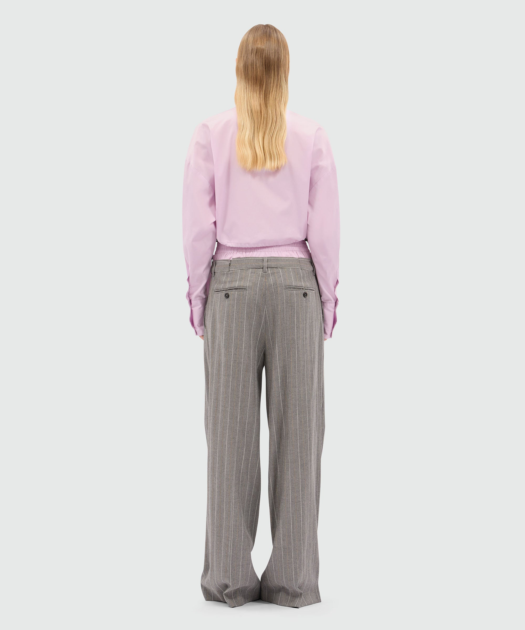 Wide-leg trousers in light wool with a pinstripe pattern in grey melange with elastic. - 3