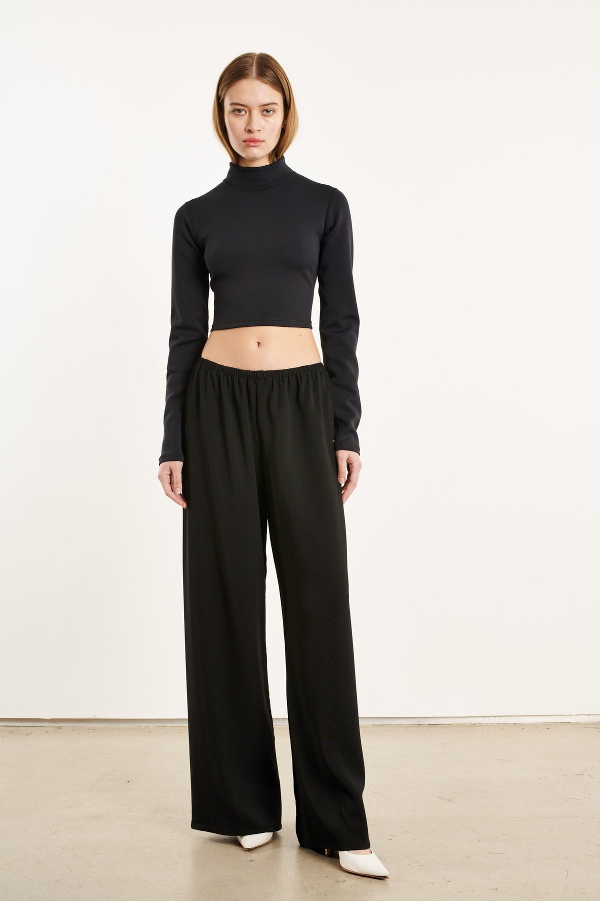 BLACK BACK LOGO CROPPED RASHGUARD - 5