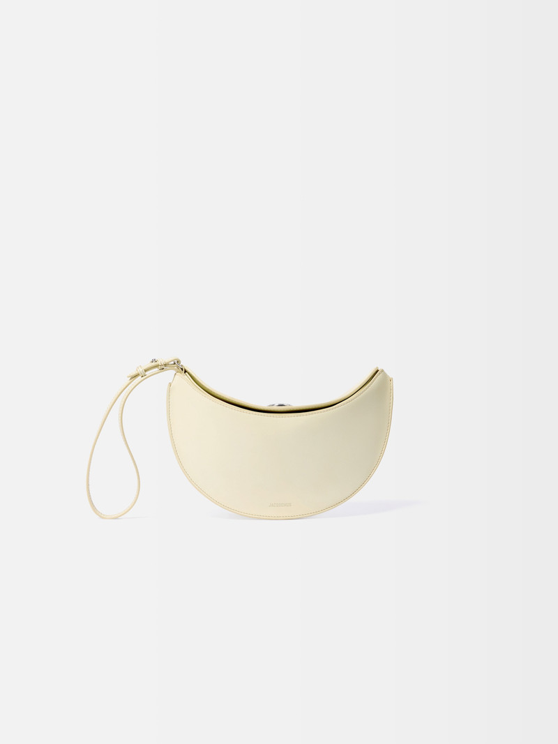 JACQUEMUS The small Ovalo outlook