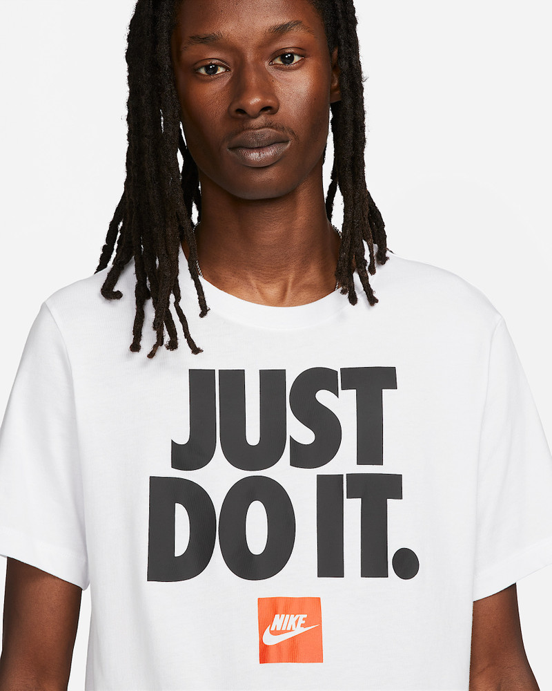 Nike Sportswear Men's T-Shirt 3