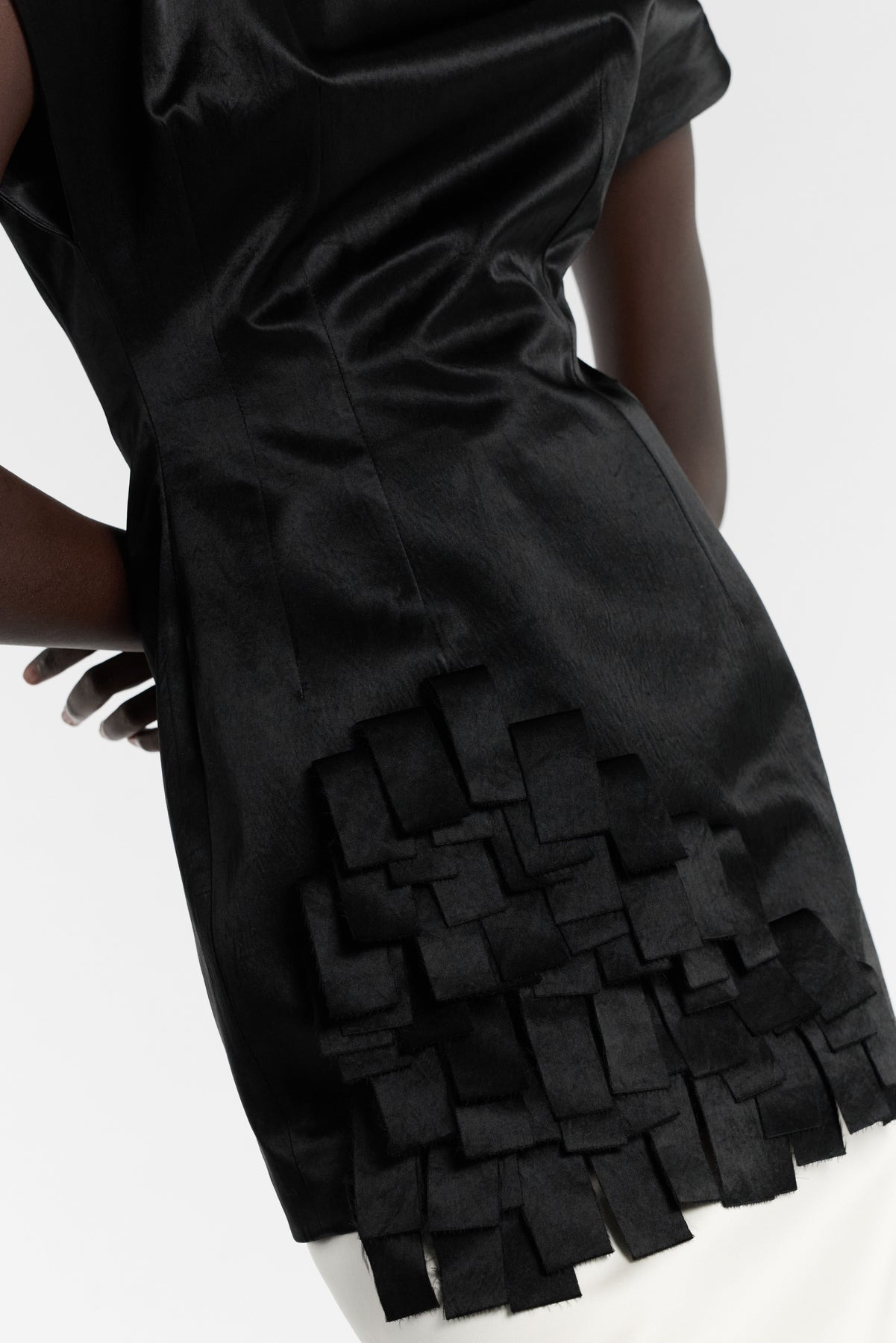 SATIN TOP WITH RECTANGLE DETAIL BLACK - 7