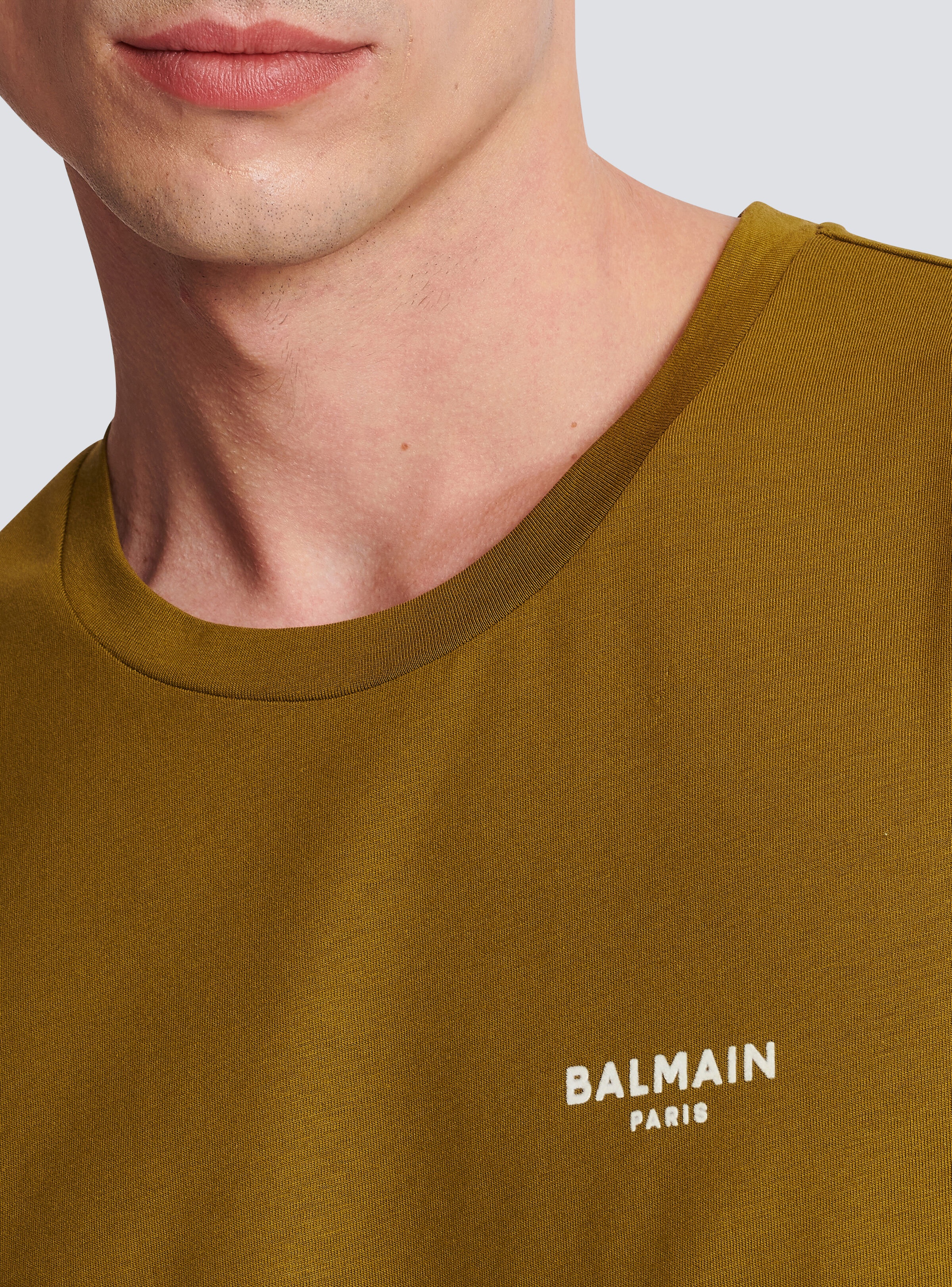 Eco-responsible cotton T-shirt with Balmain logo print - 7