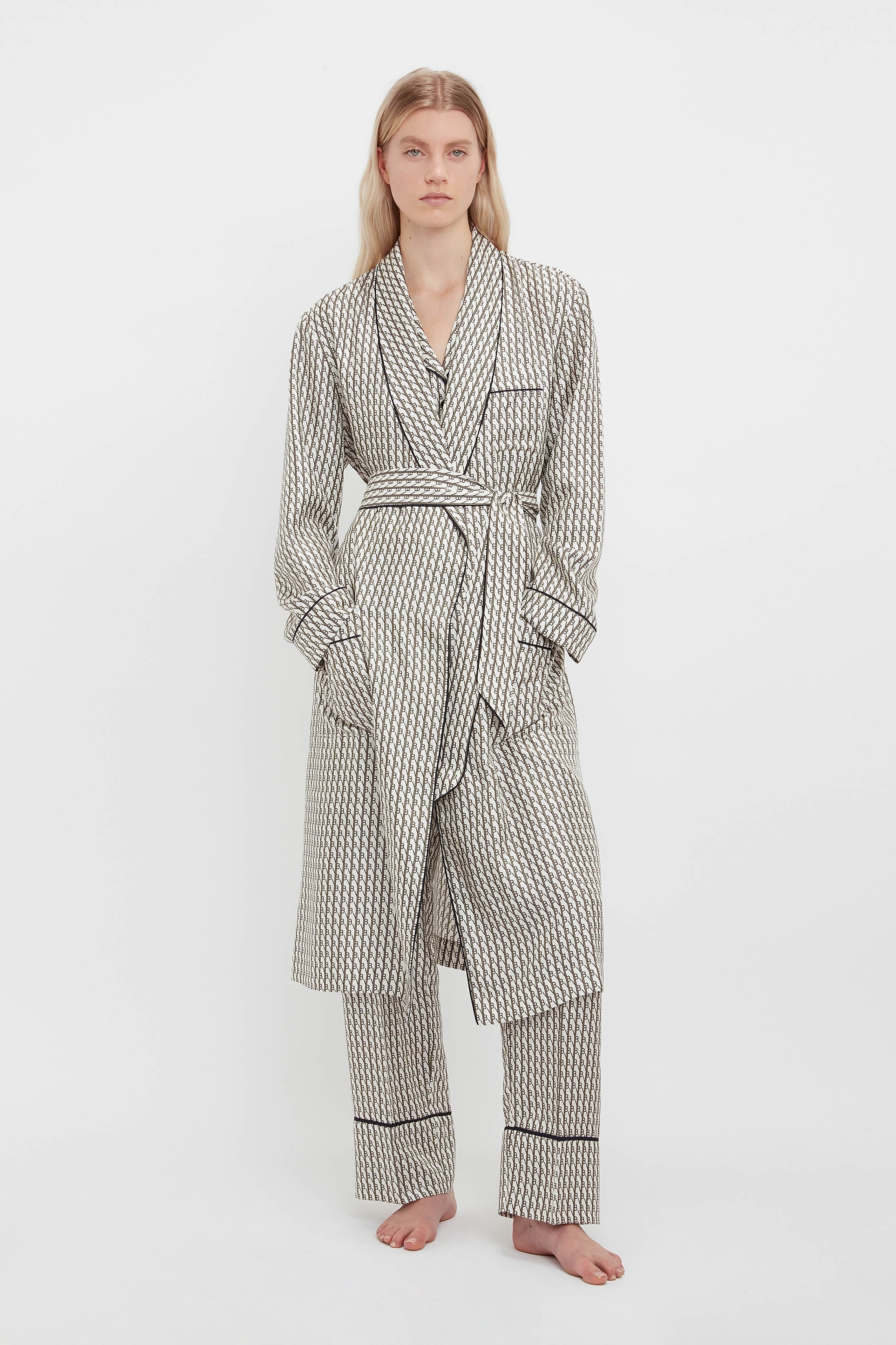 Pyjama Robe In VB House Monogram Jacquard - 6
