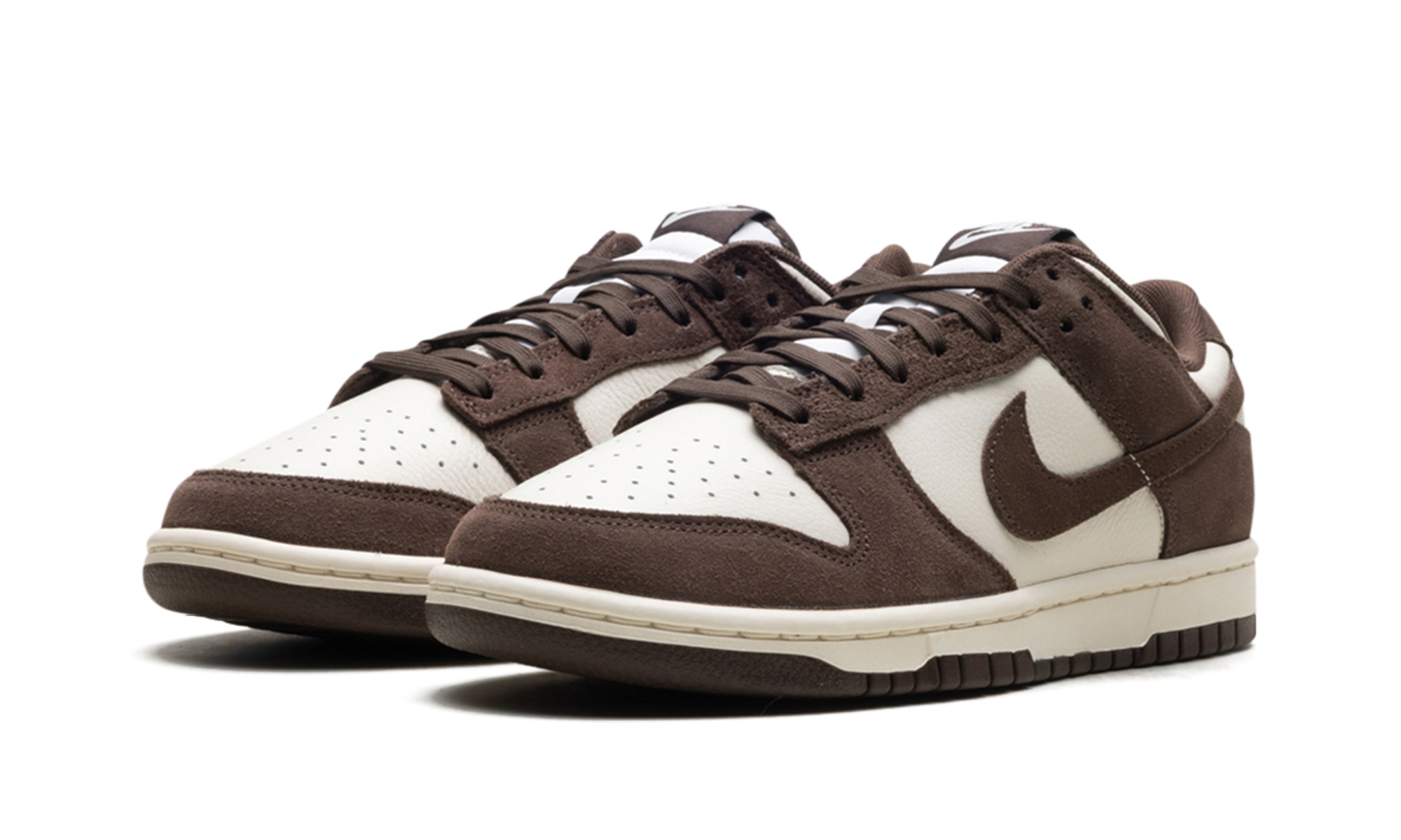 Dunk Low Retro SE "Pale Ivory Baroque Brown" - 2