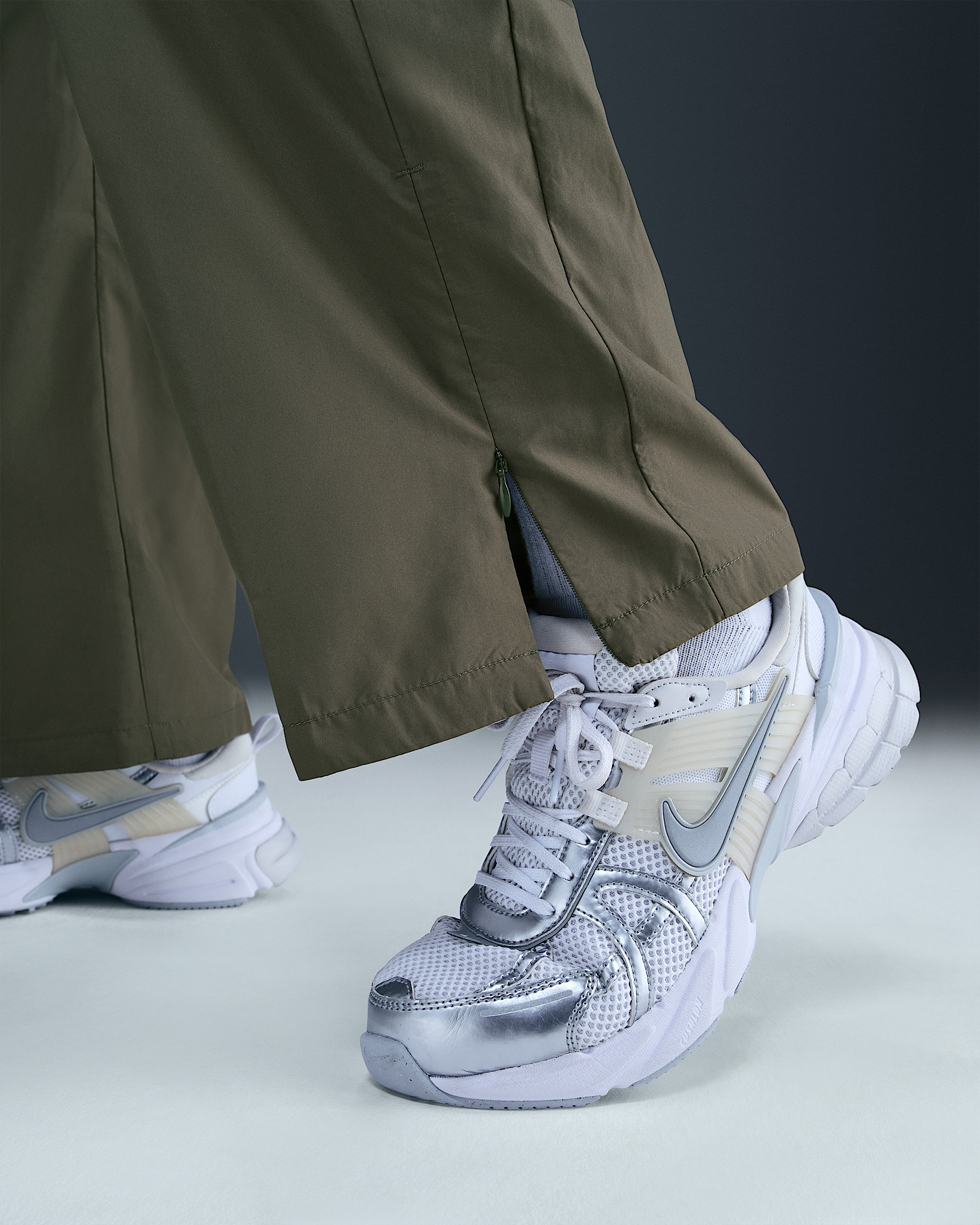 Nike Sportswear Classic Women's Mid-Rise Open-Hem Pants - 6