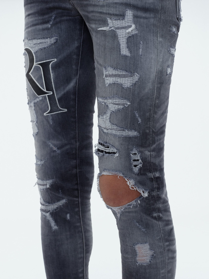 STAGGERED LOGO JEAN 8