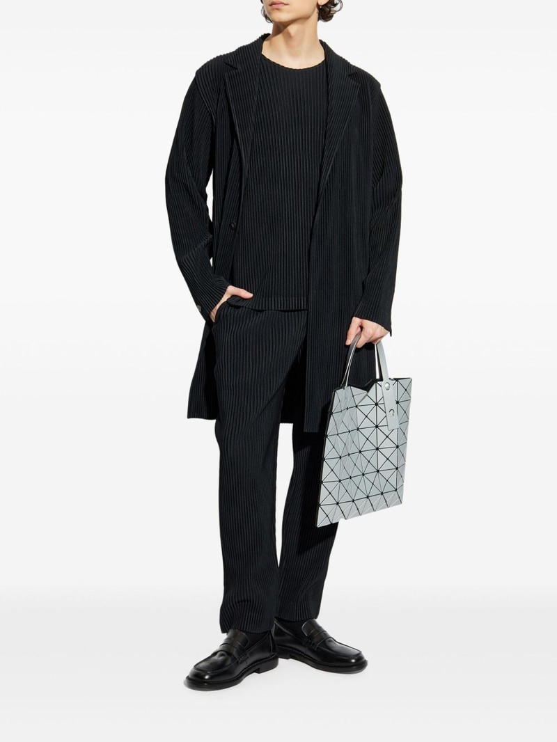 ISSEY MIYAKE pleated coat outlook