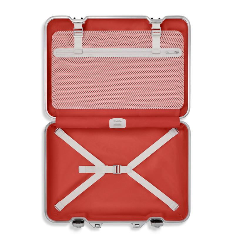 RIMOWA Holiday Hand-Carry Case outlook