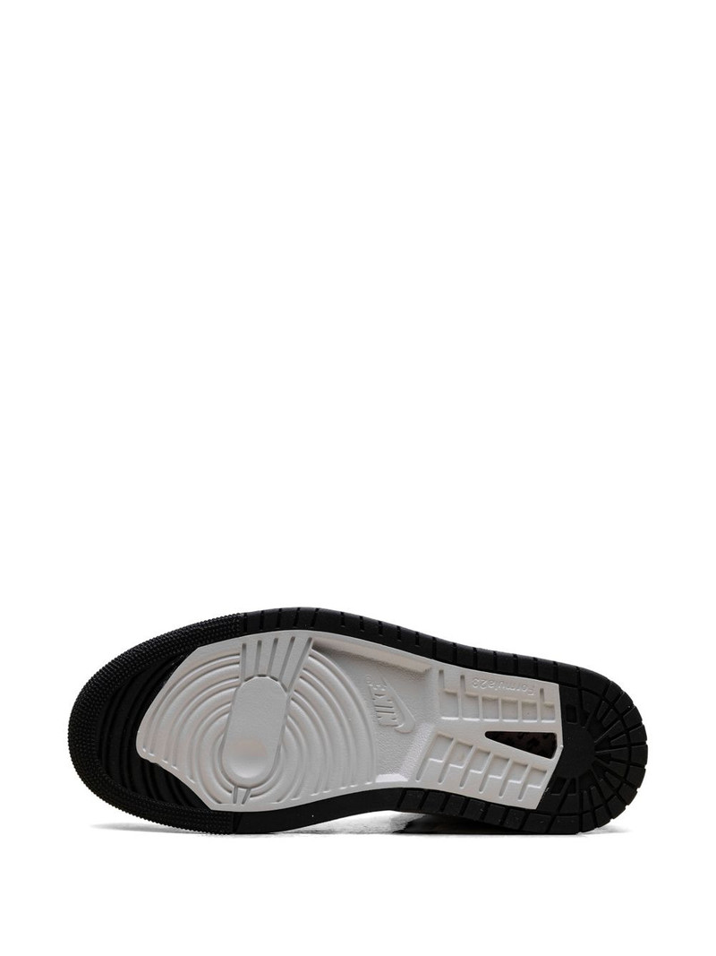air zoom sneakers 4