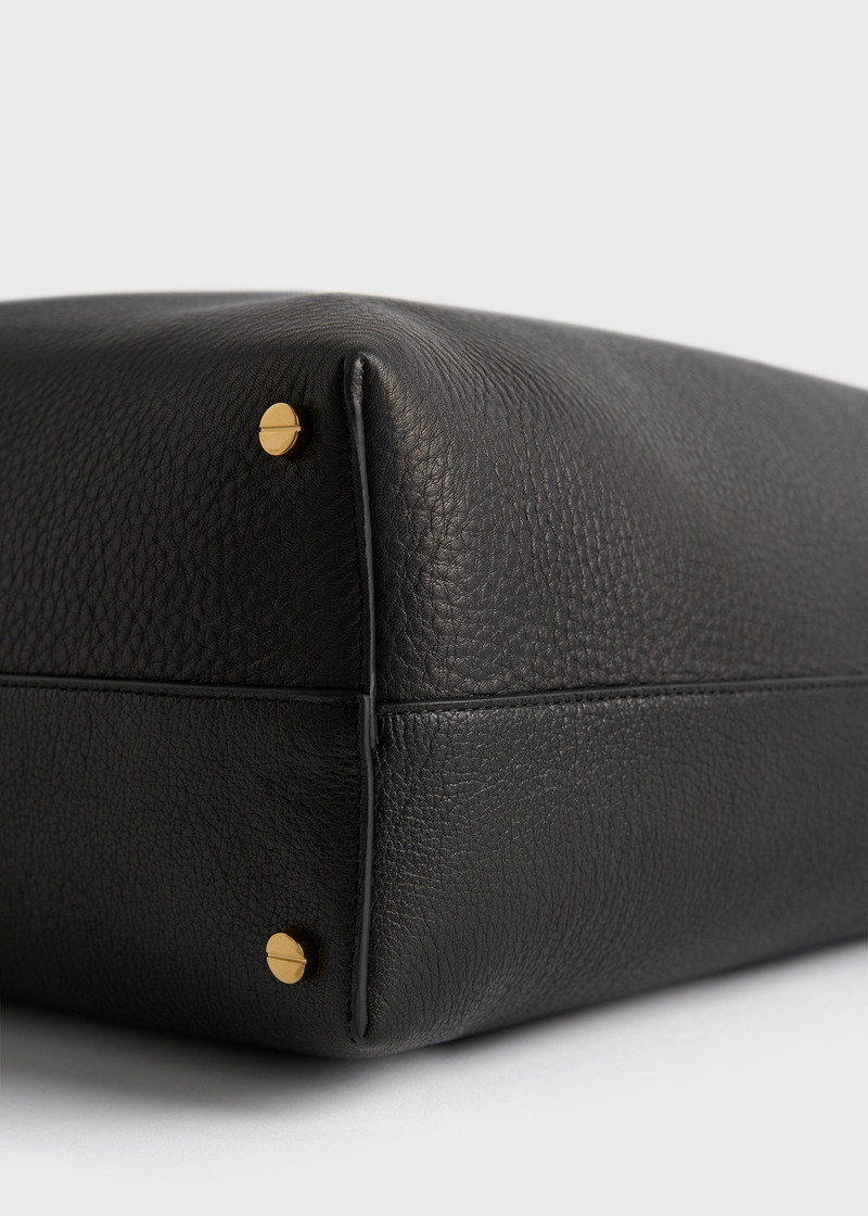 Bevel grained-leather bag black 6