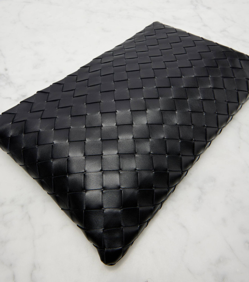 Intrecciato Medium leather pouch 6