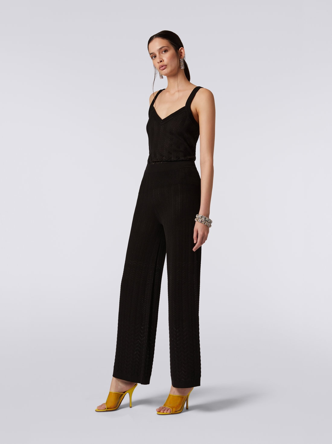 Straight knit trousers with tone-on-tone chevron - 3