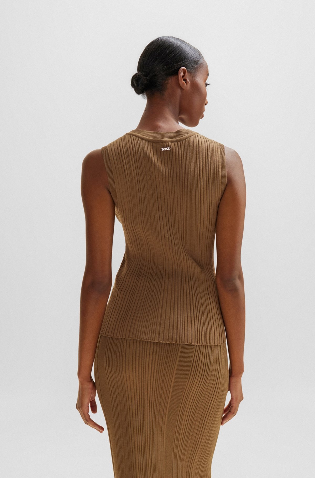 SLEEVELESS KNITTED TOP WITH RIBBED STRUCTURE - 4