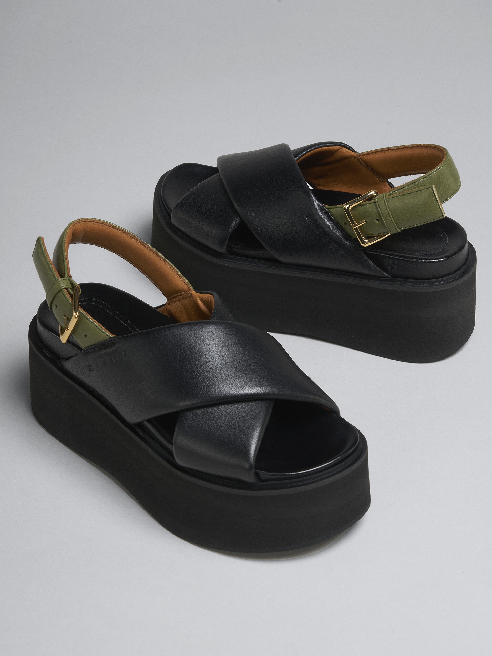 BLACK AND GREEN LEATHER WEDGE - 5