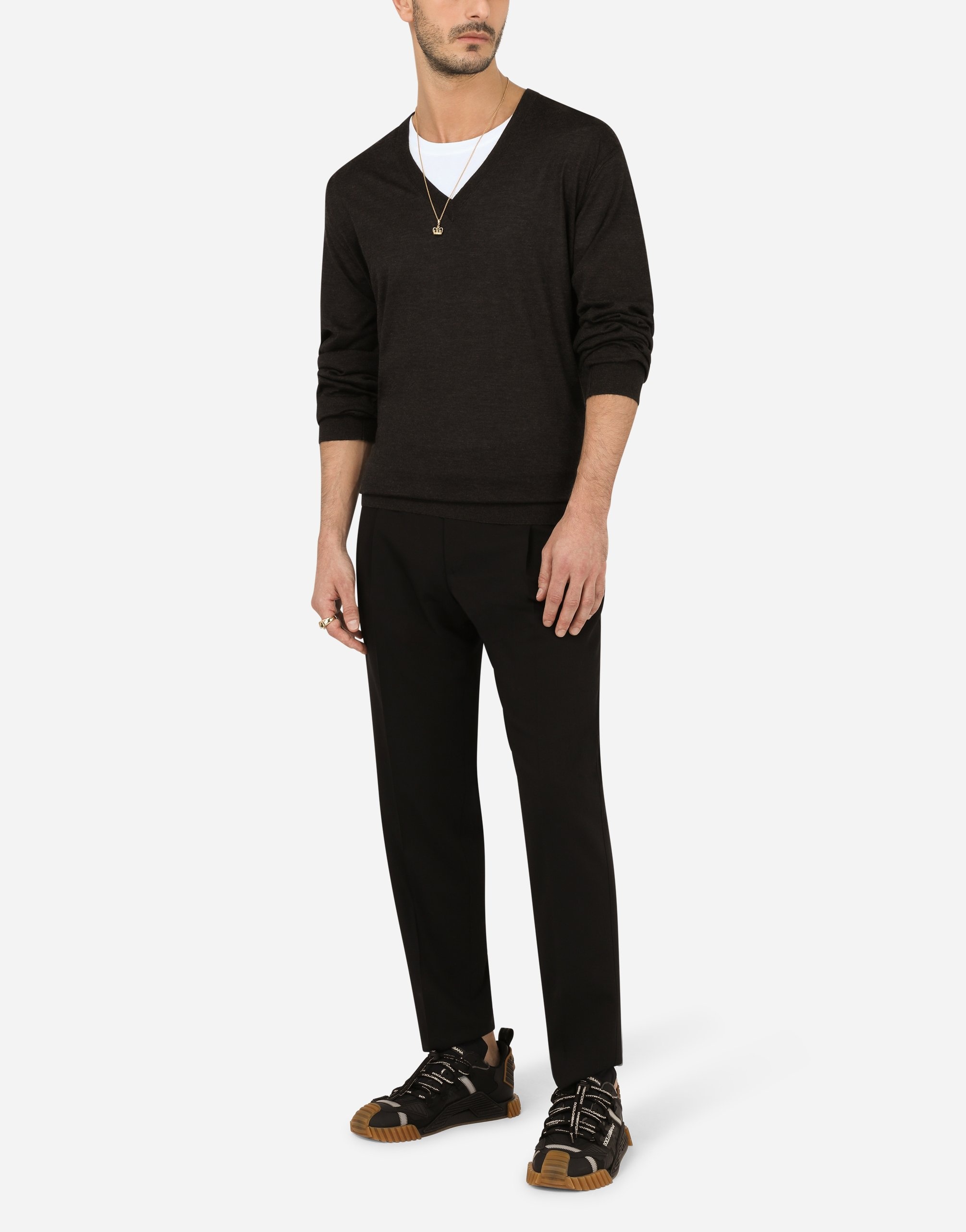 Cashmere v-neck sweater - 5