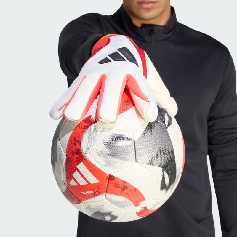 PREDATOR GOALKEEPER GLOVE PRO 5
