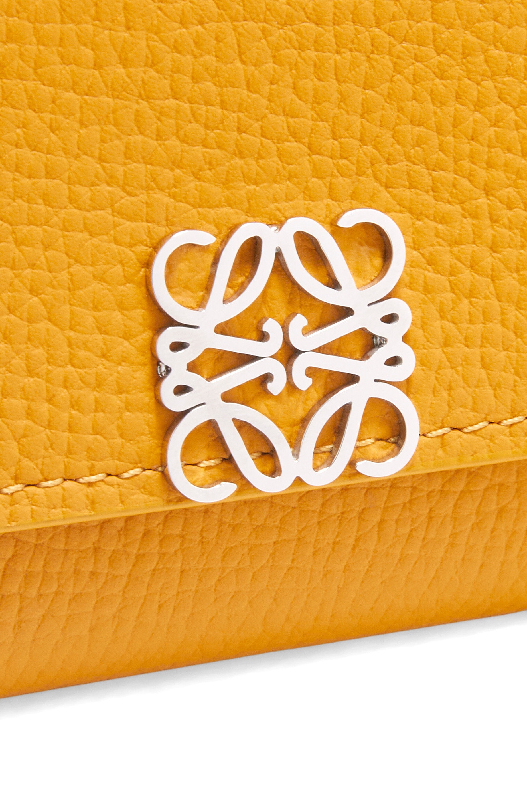 Anagram small vertical wallet in pebble grain calfskin - 5