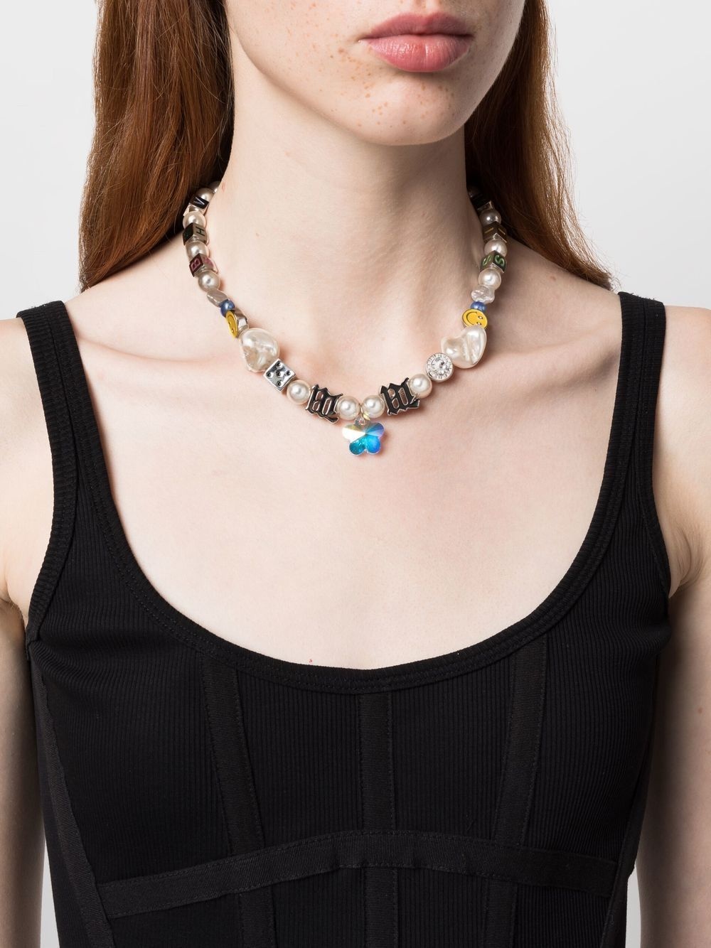 pearl logo-charm detail necklace - 2