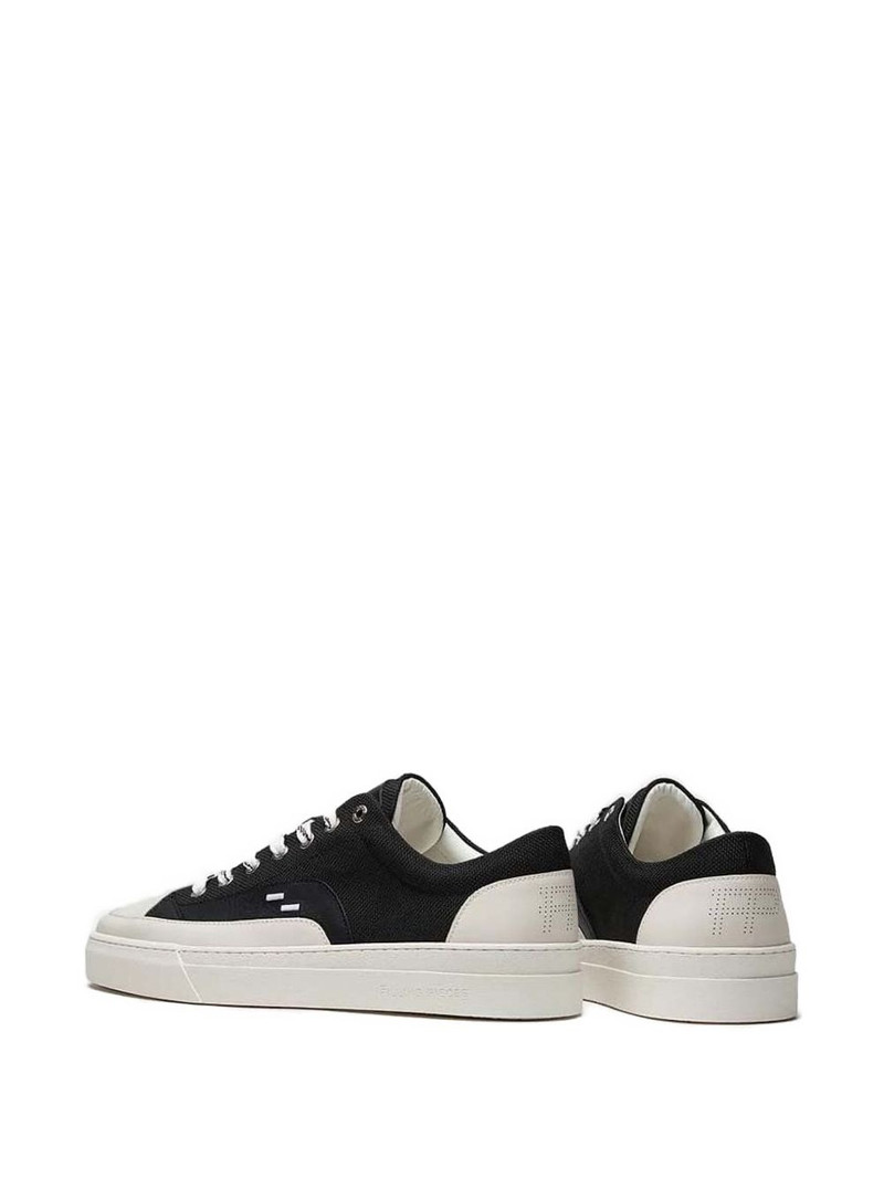 low-top sneakers 3