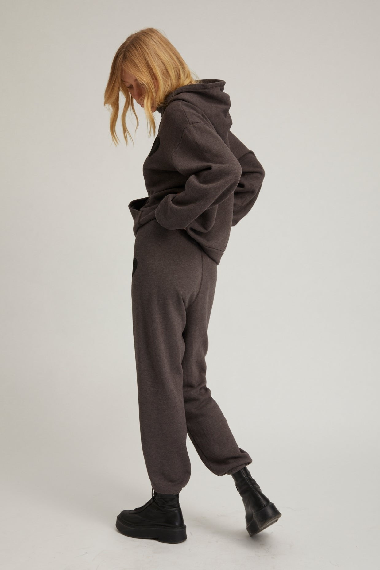 CHARCOAL HEART SWEATPANTS - 7