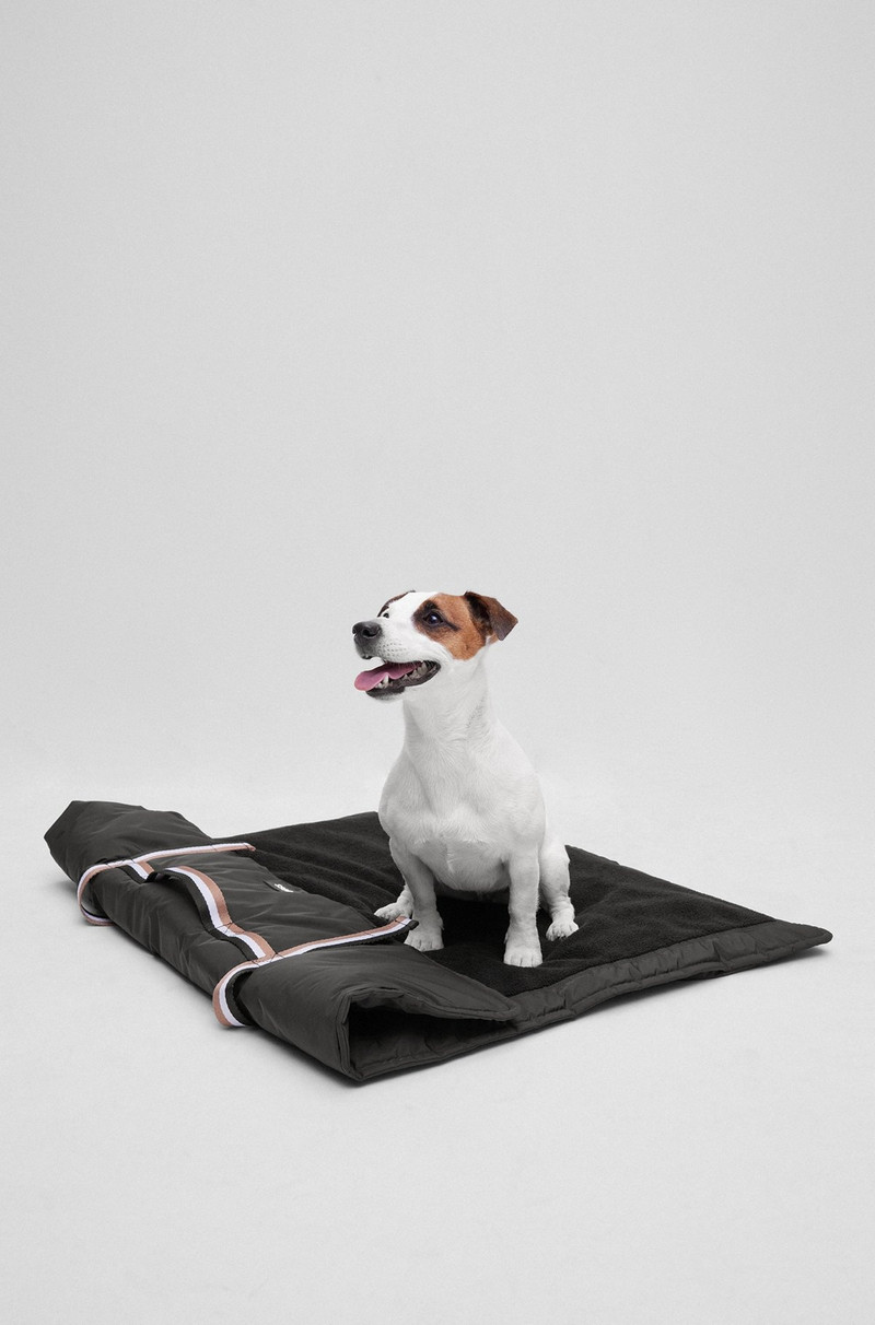 PORTABLE DOG MAT WITH SHERPA LINING 3