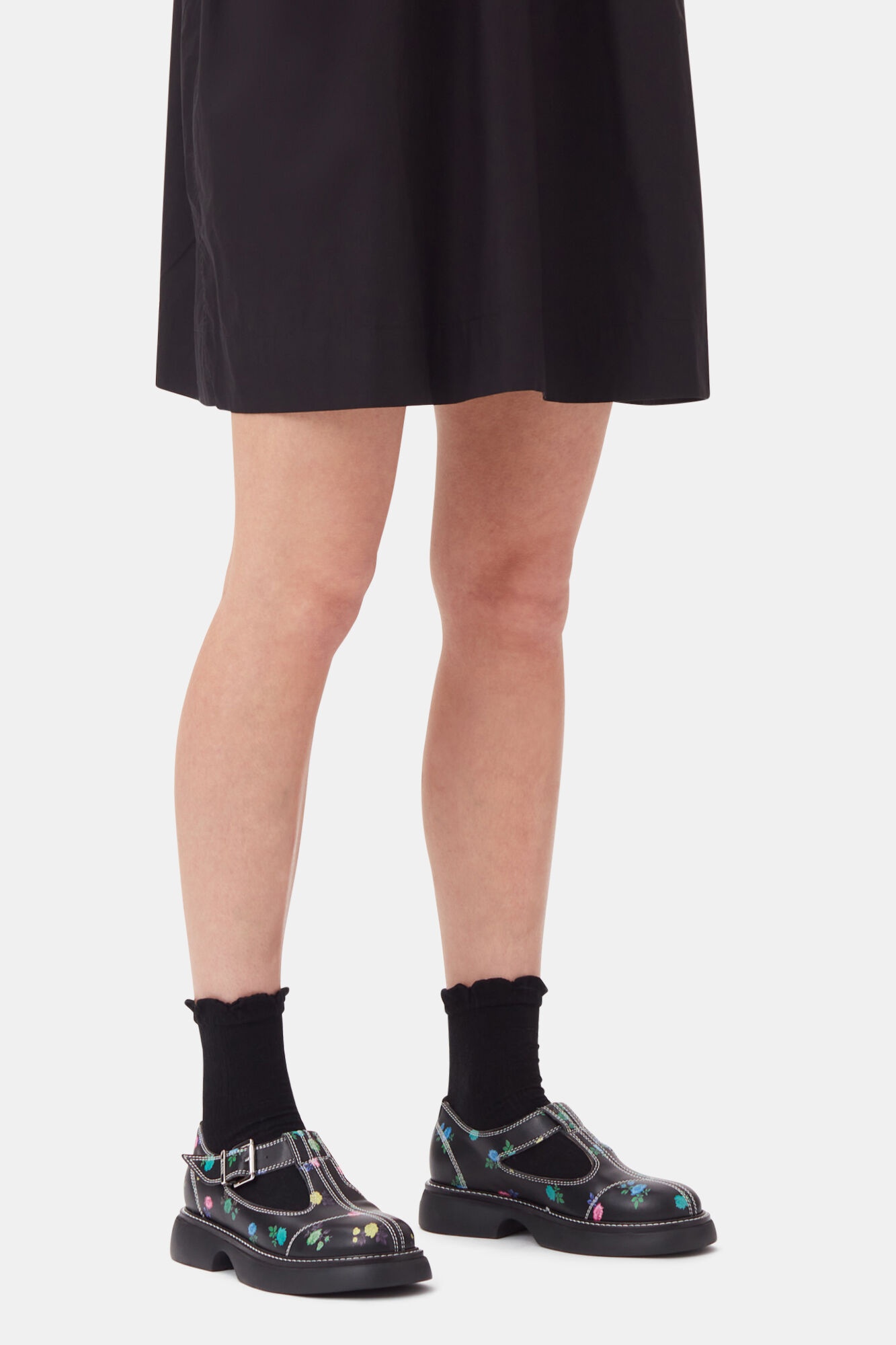 BLACK SHORT RUFFLE SOCKS - 2