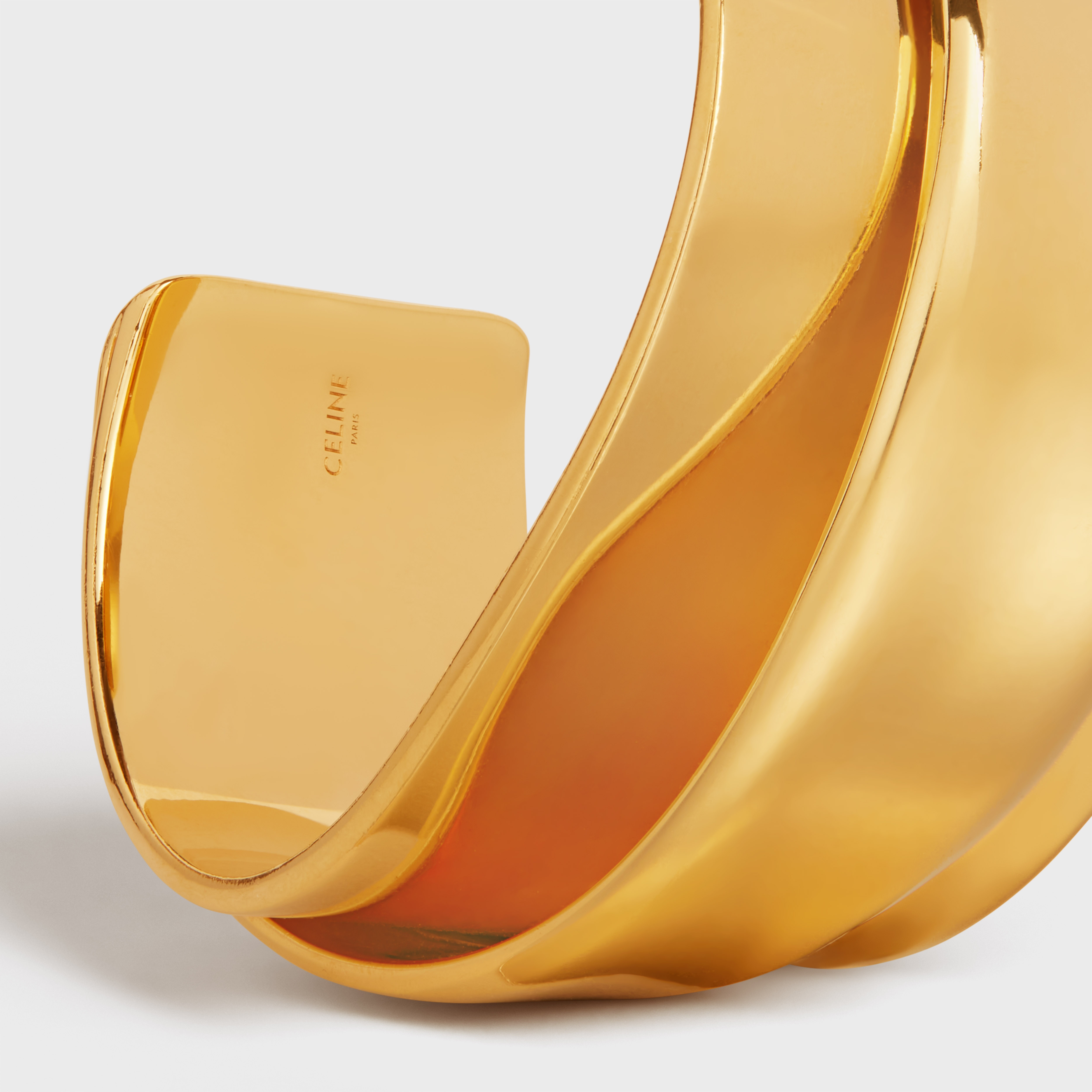 Formes Simples Interlaced Cuff in Brass with Gold Finish - 4