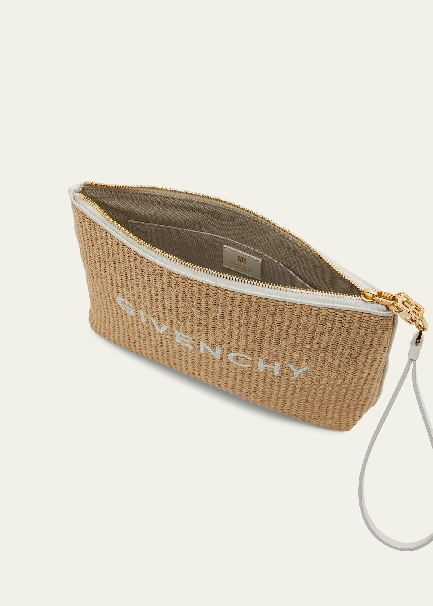 Travel Pouch Clutch Bag in Raffia - 4