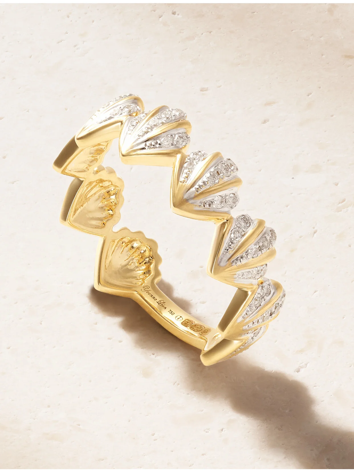 18-karat Gold Diamond Ring - 1