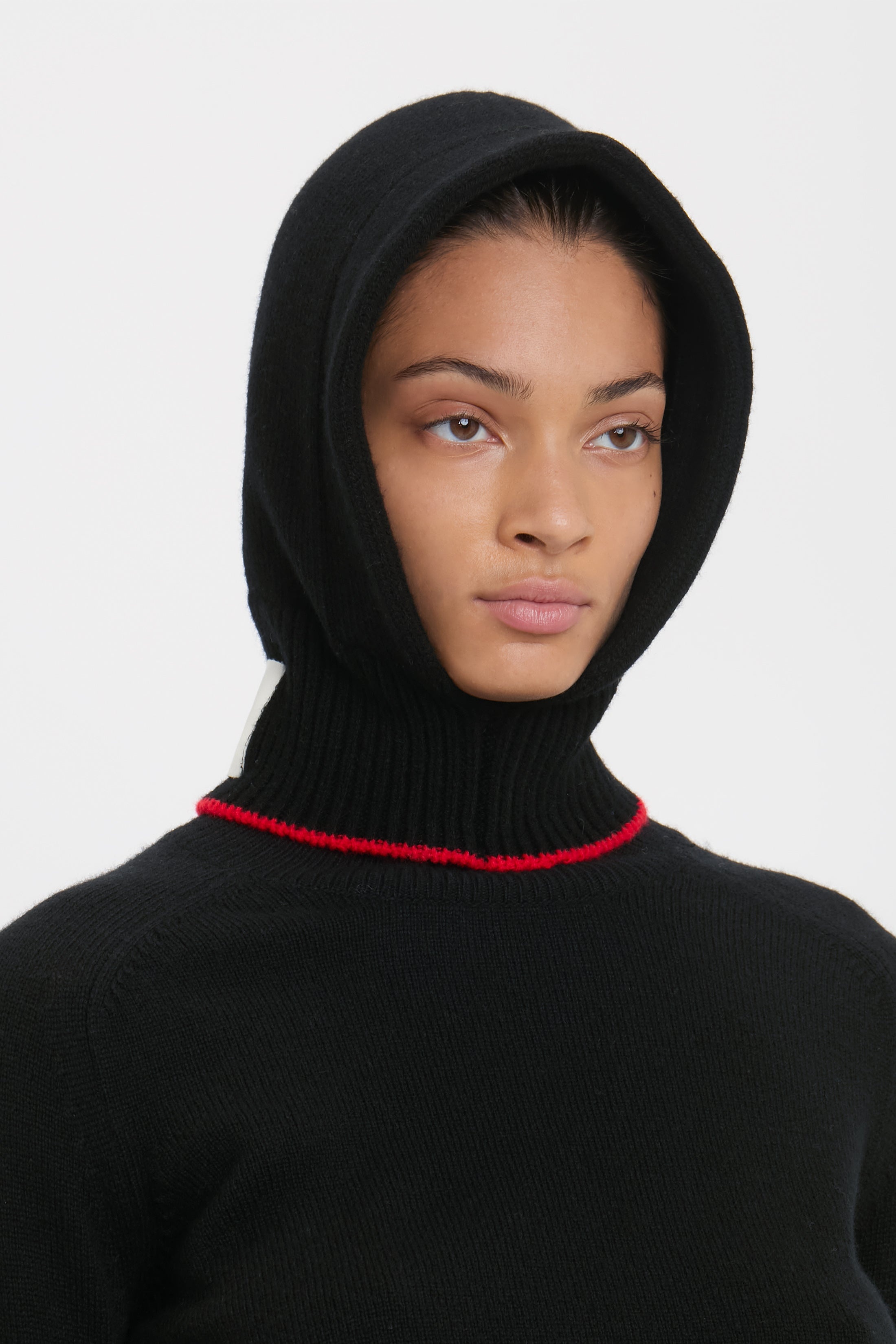 Knitted Hood In Black-Red - 4