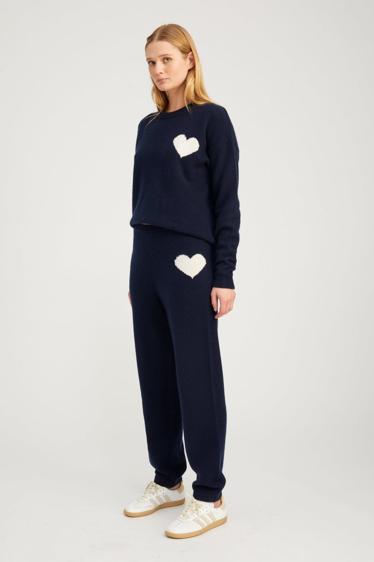 NAVY CASHMERE HEART LOGO SWEATPANTS - 3