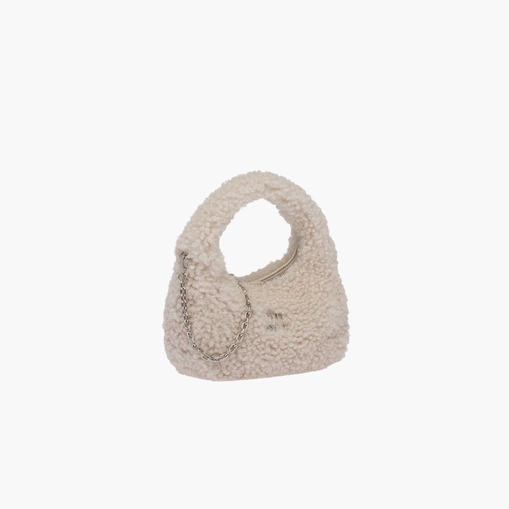 Miu Wander shearling mini hobo bag - 4