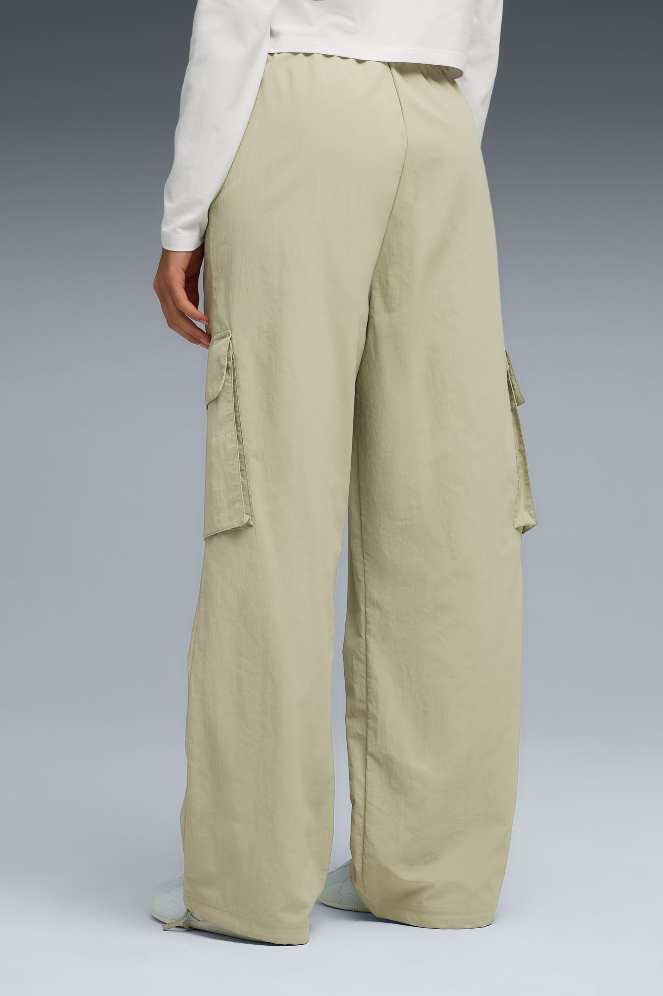 Wardrobe Essentials Women's Relaxed Woven Cargo Pants - 4