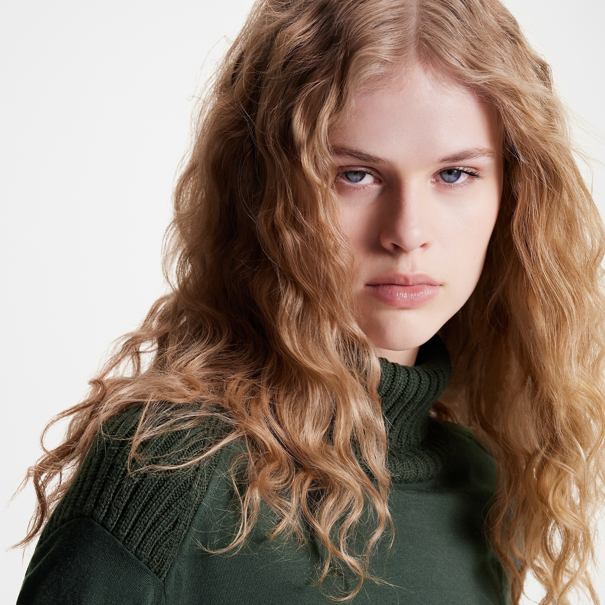 Ribbed Accent Turtleneck - 4