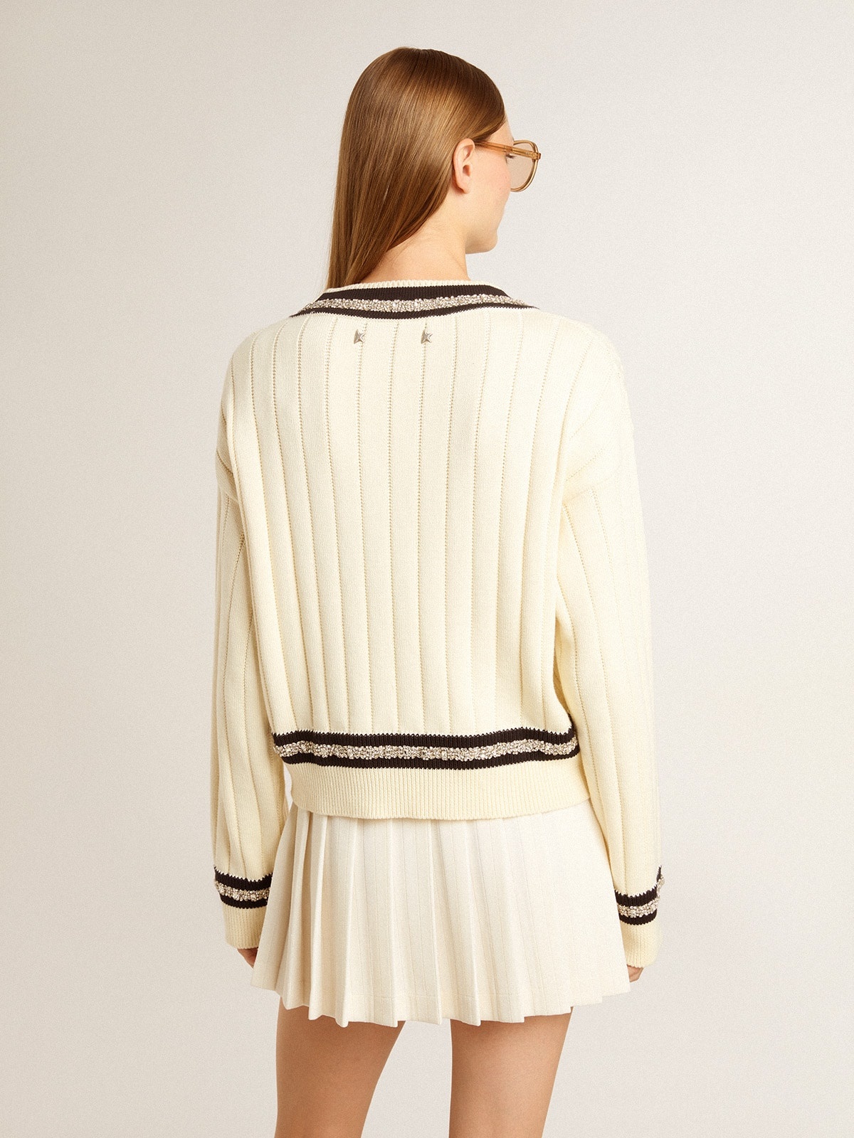 Women's cable-pattern cropped sweater with blue ribbing and crystals - 4