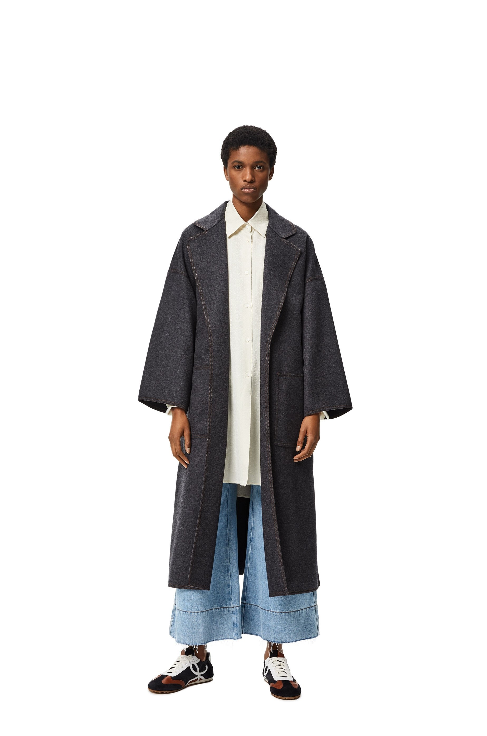 Oversize belted coat in cashmere and silk - 2