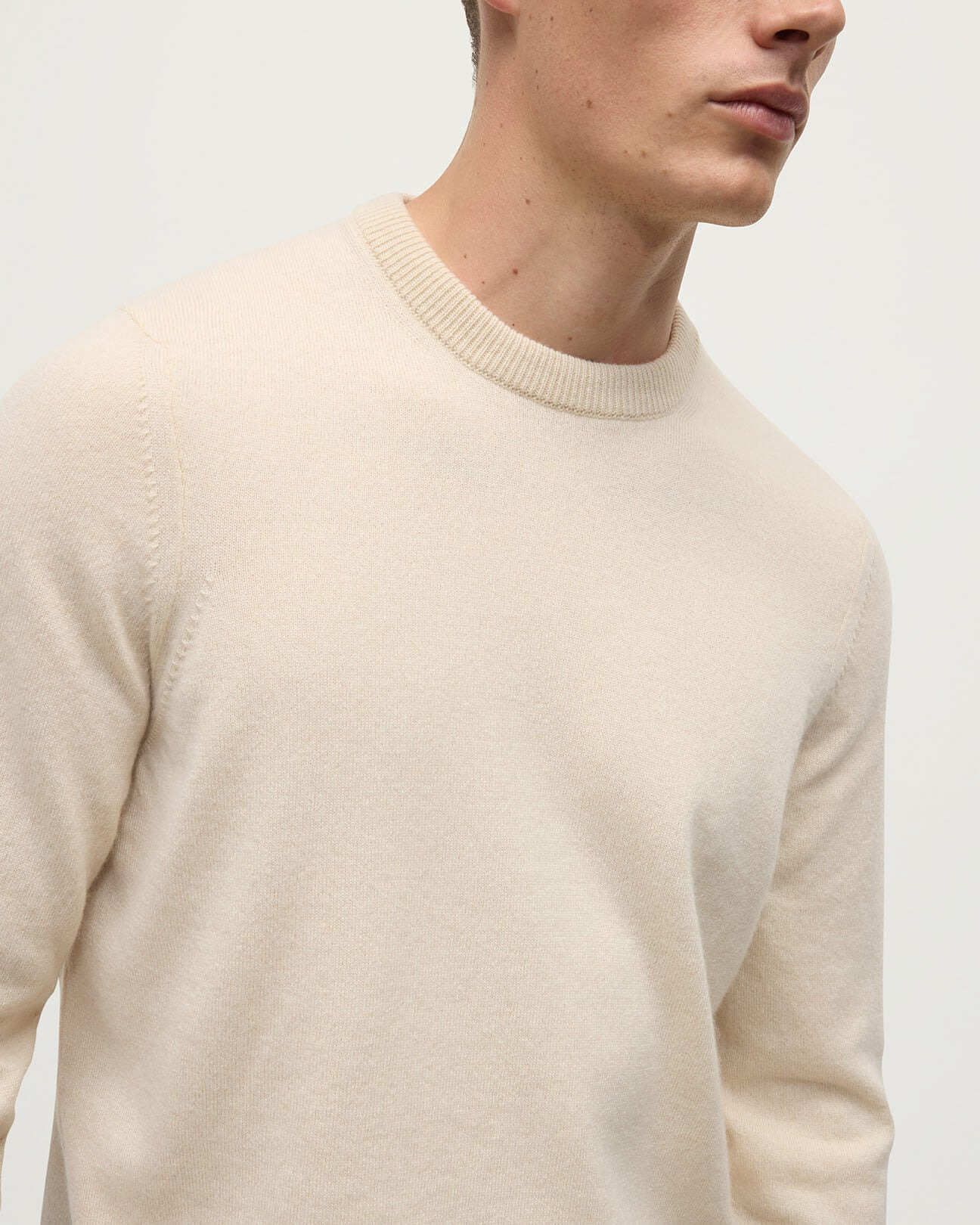 Classic Cashmere Cream Round Neck Jumper - 5