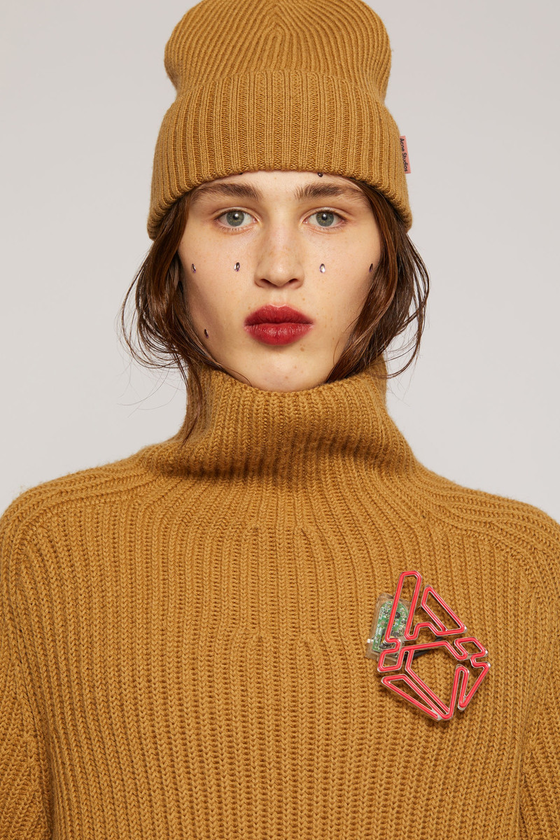 Ribbed beanie hazel beige 3