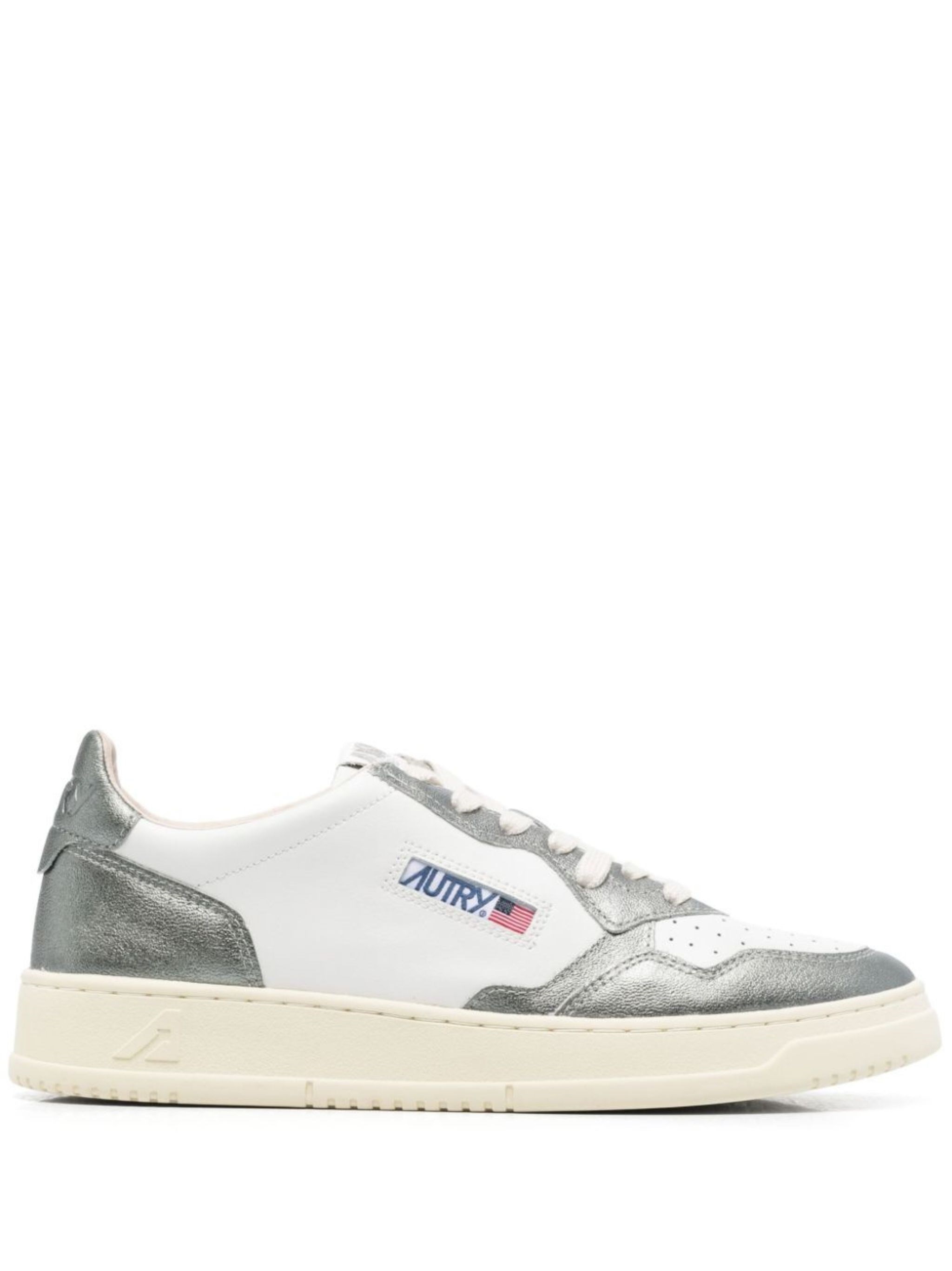 Introducing the AUTRY MEDALIST LOW, a distinguished pair of sneakers crafted for the modern man. Thi - 1