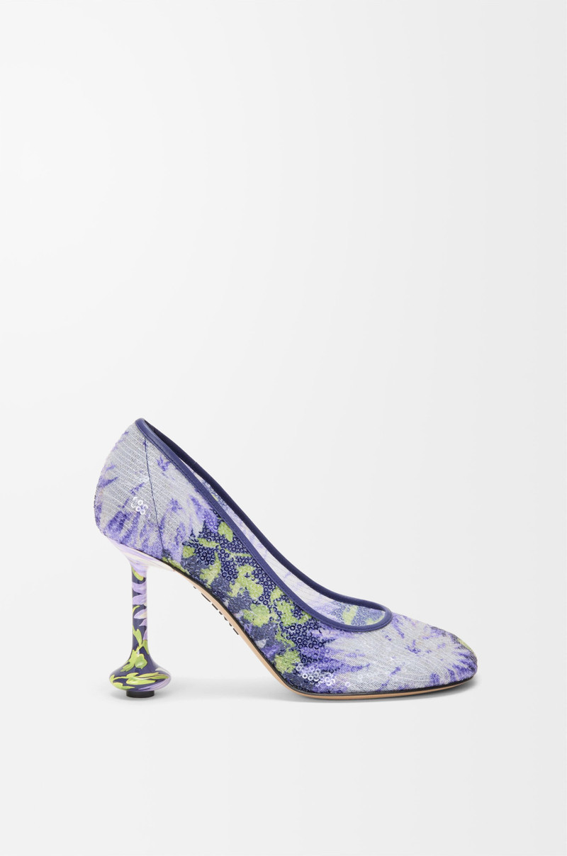 Toy pump in sequins 1