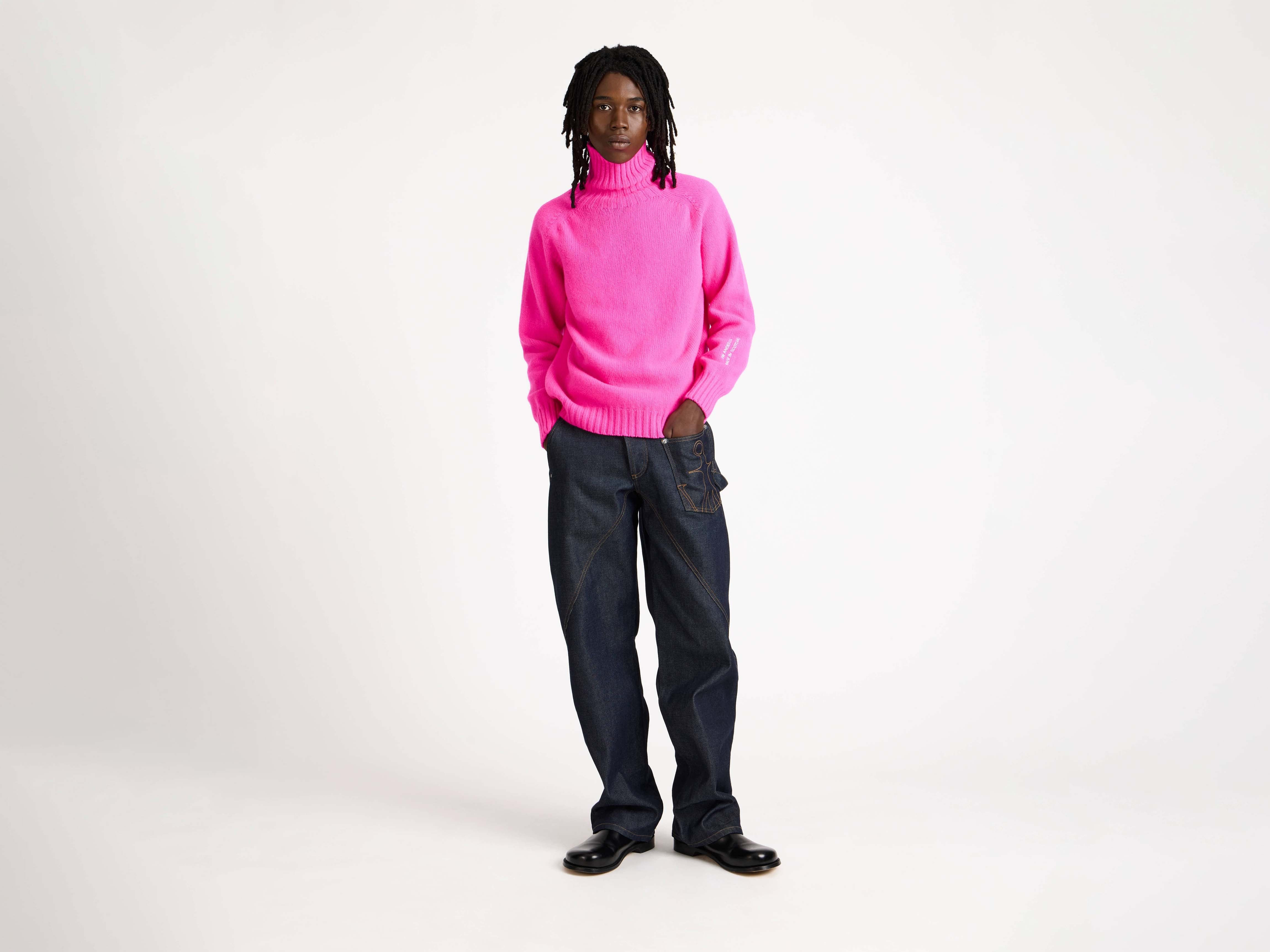 TURTLENECK JUMPER IN NEON PINK - 2