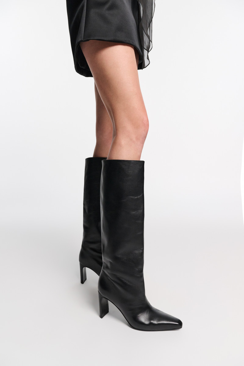 CHIC SOPHISTICATION- Wide tall boot 5