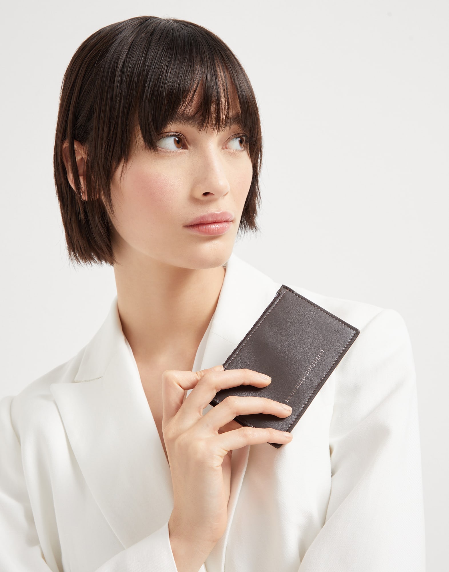 Grained calfskin card case with shiny zipper pull - 4